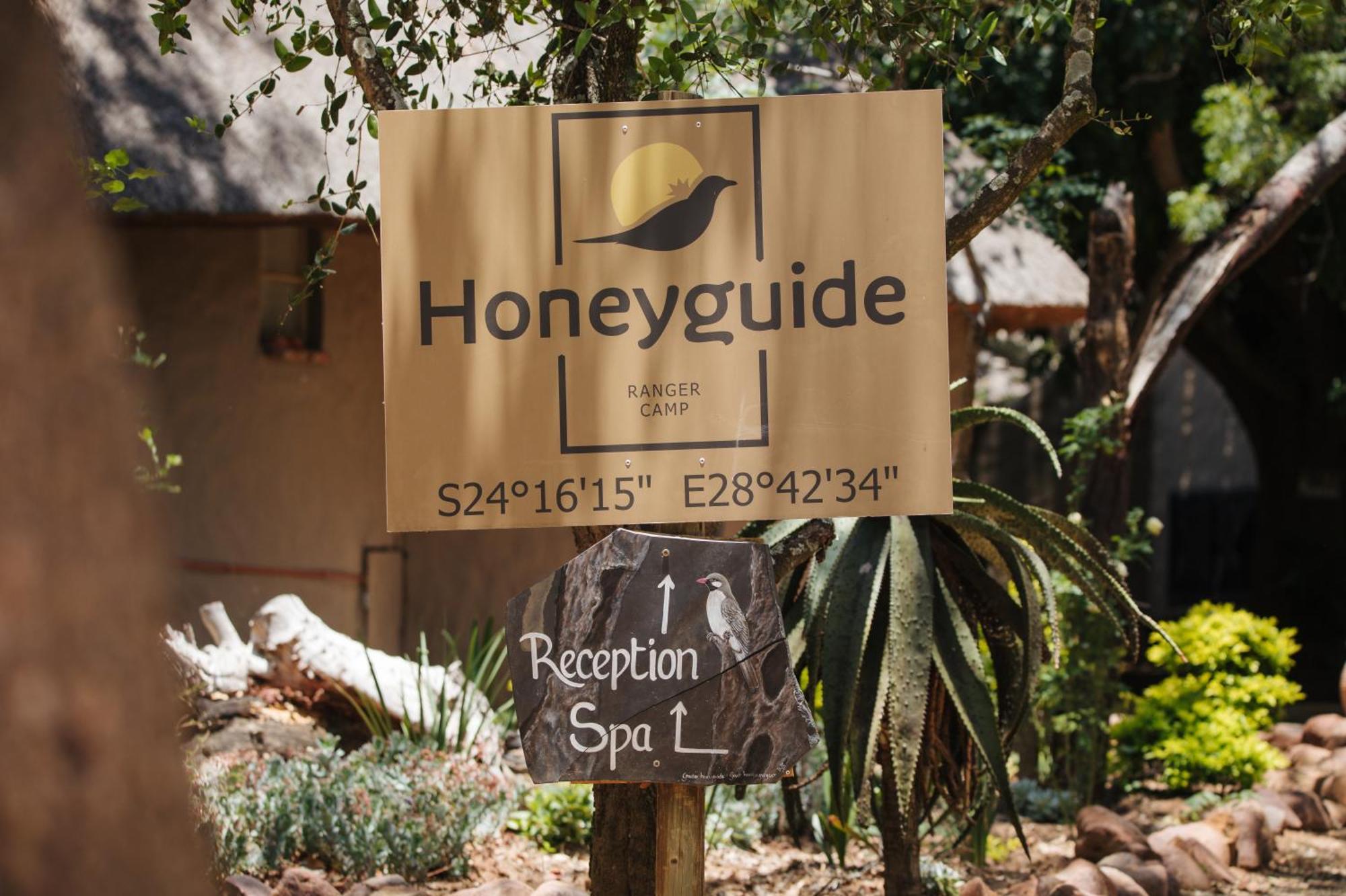 Hotel Honeyguide Ranger Camp à Golders Green Extérieur photo